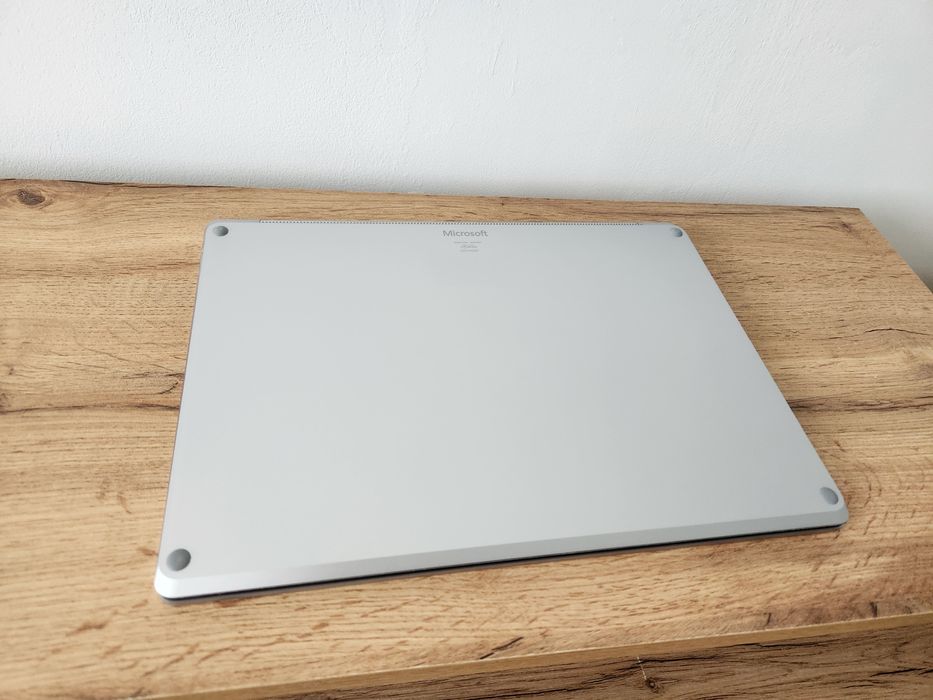 Microsoft Surface Laptop 3 i5-1035G7 16GB RAM 256GB SSD Сенсорний