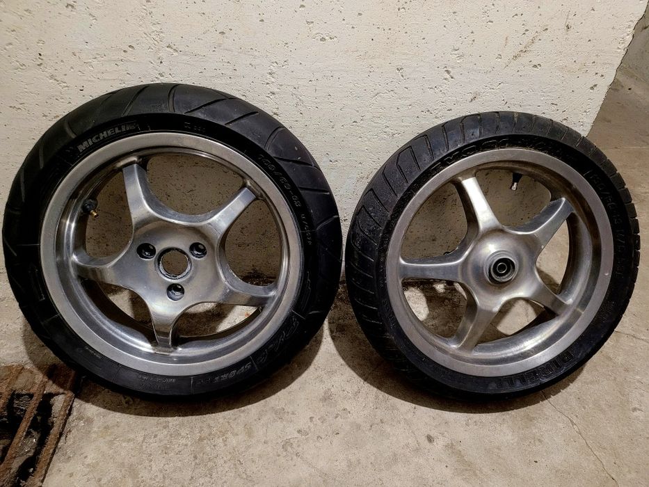 Катки колёса Yamaha Aerox