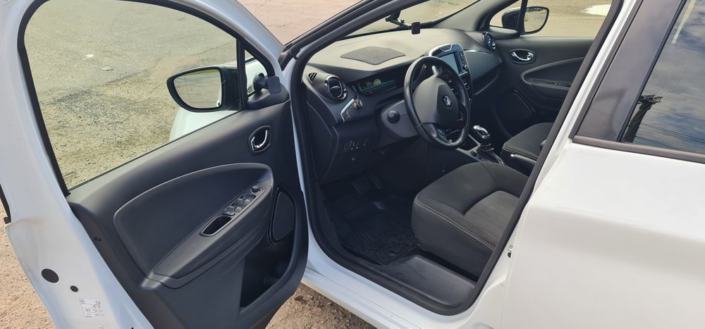 Рено Зое, 40 кв, 2017 року.