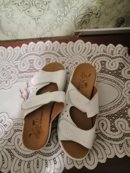 Продам новые босоножки