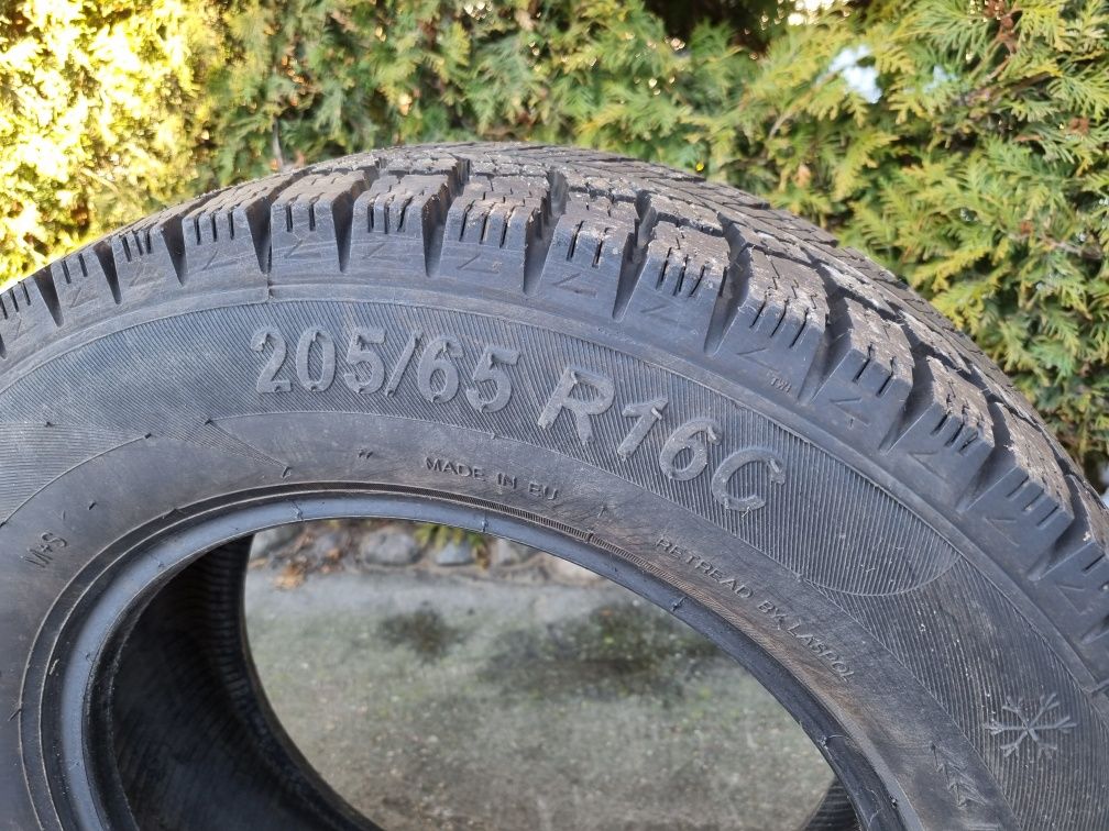 Sprzedam opony zimowe R16c 205/65 wzmocnione do busa