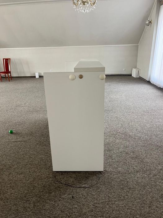 Mobilny bar gastronomiczny bialy połysk