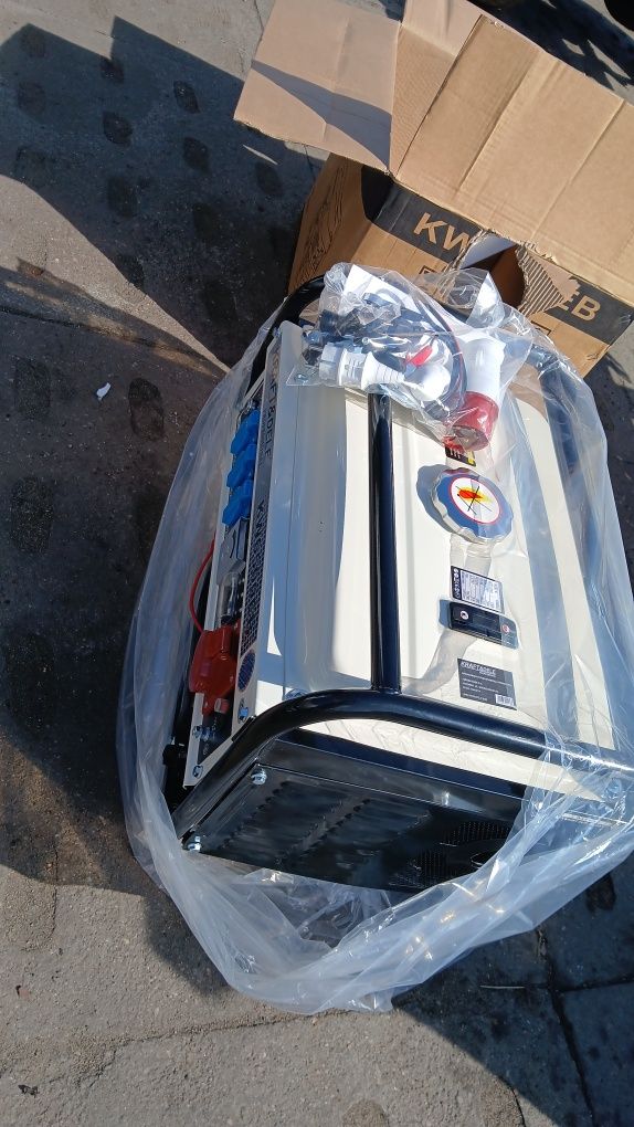 Agregat prądotwórczy 220v i siła 400 v KRAFT KW 6500 EB  nowy odpalany