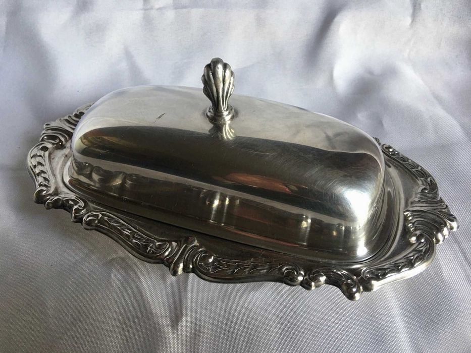 Posrebrzana maselniczka śliczna