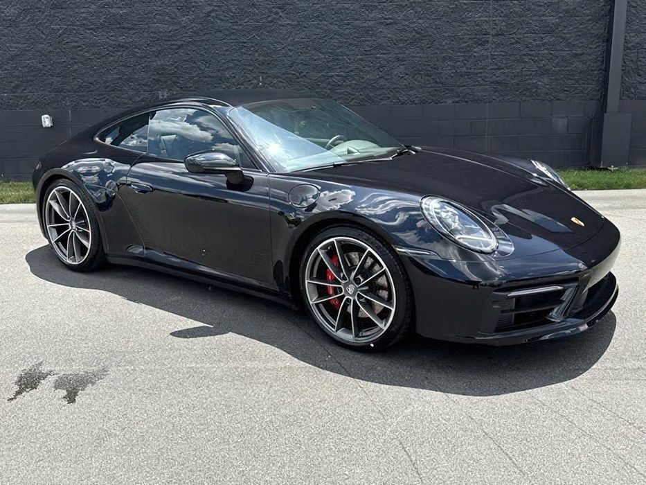 Porsche 911 Carrera 4S Coupe      2020