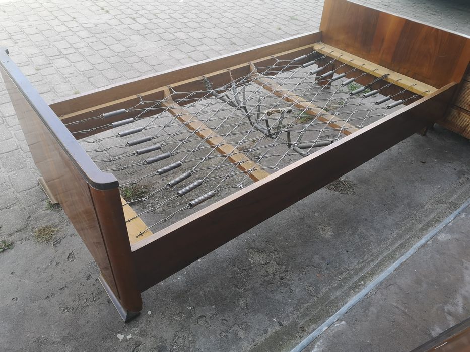 Łóżko na sprężynach PRL