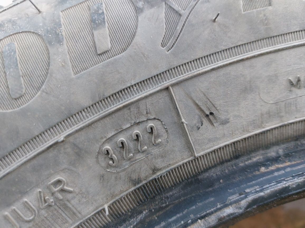 Зимняя резина Goodyear r15 195 65 (32недяля 22год)