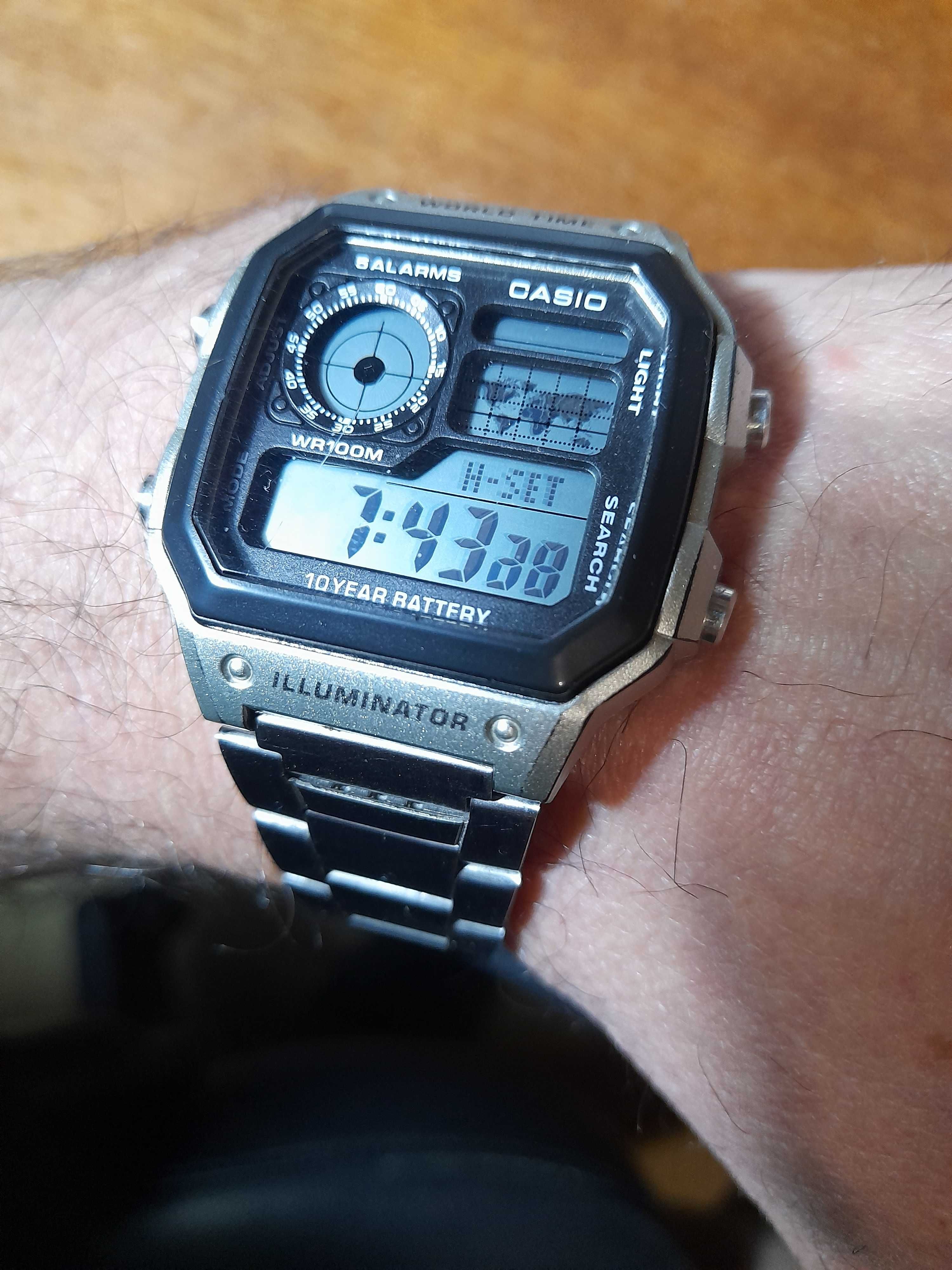 Часы электронные Casio