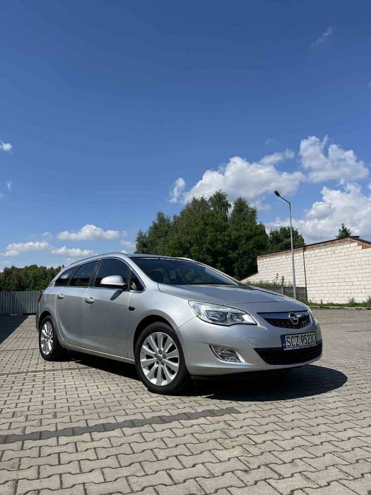 Opel Astra J 1.4 turbo Kombi Super stan
