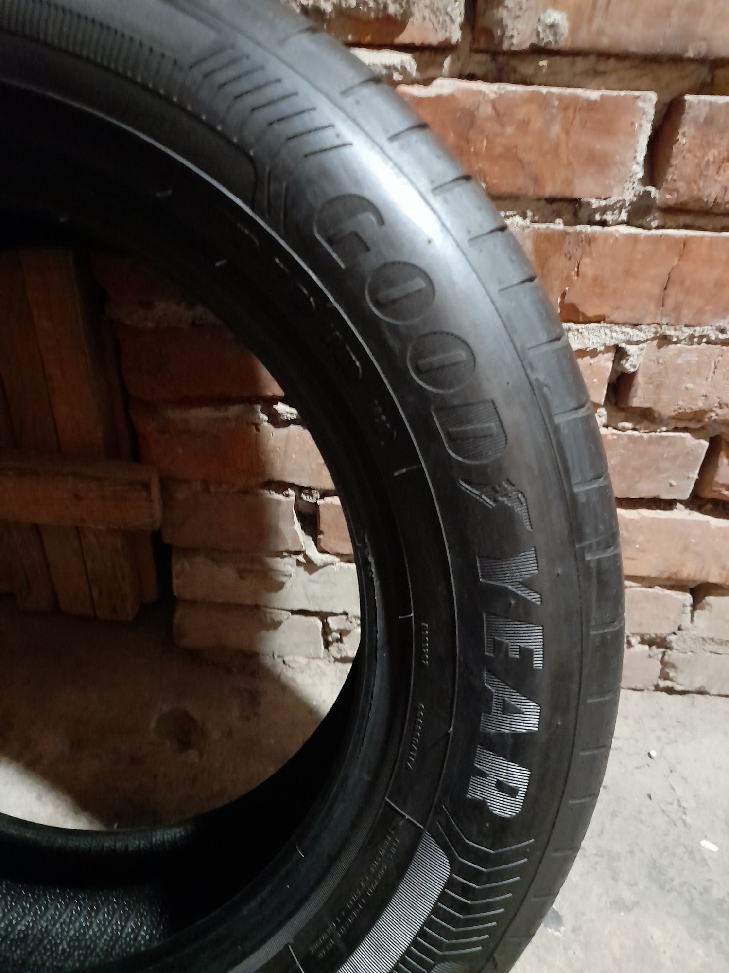 Opony letnie Goodyear 205/60/16.