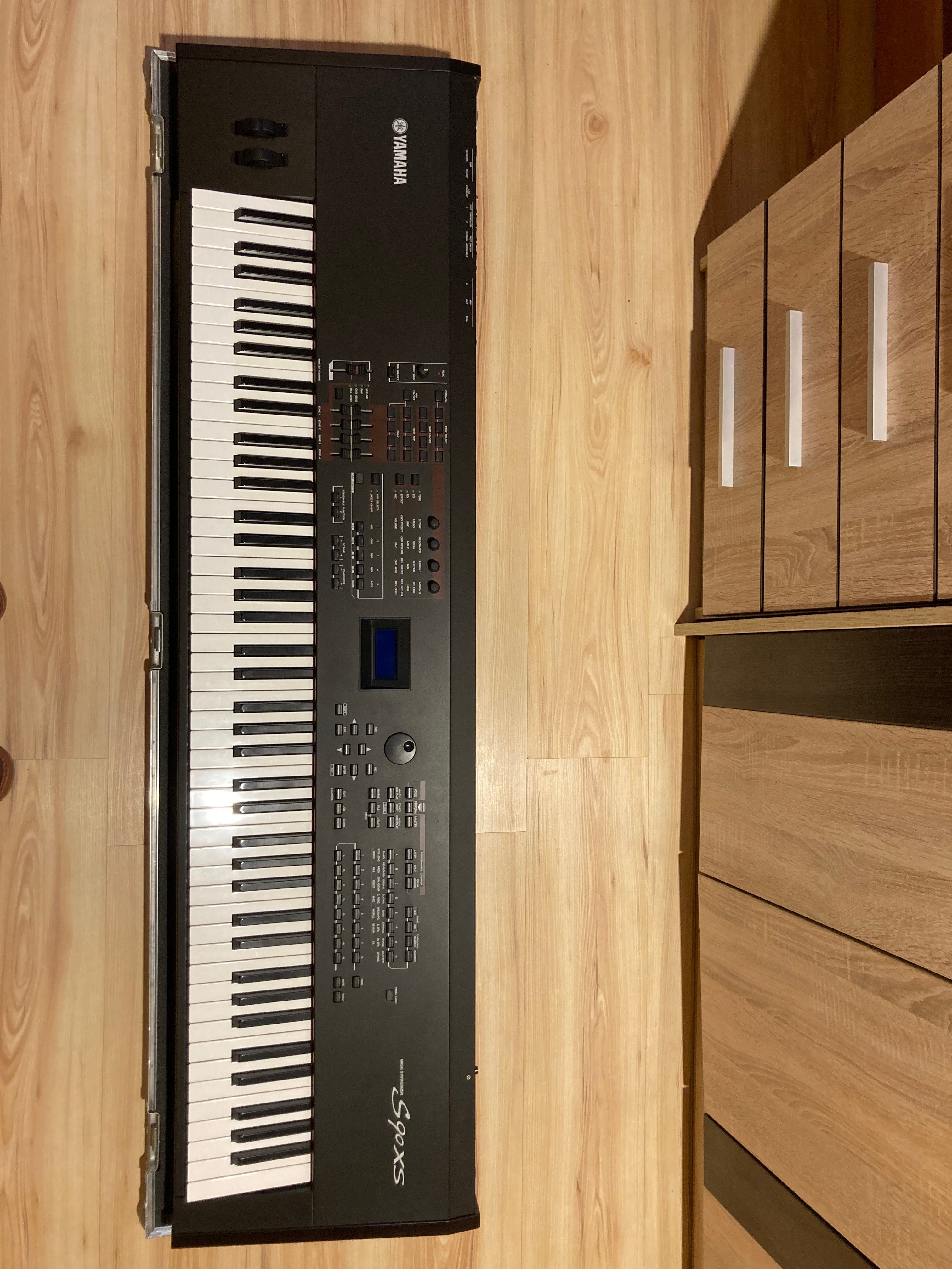 Yamaha S90 XS + twardy case, stan igła!