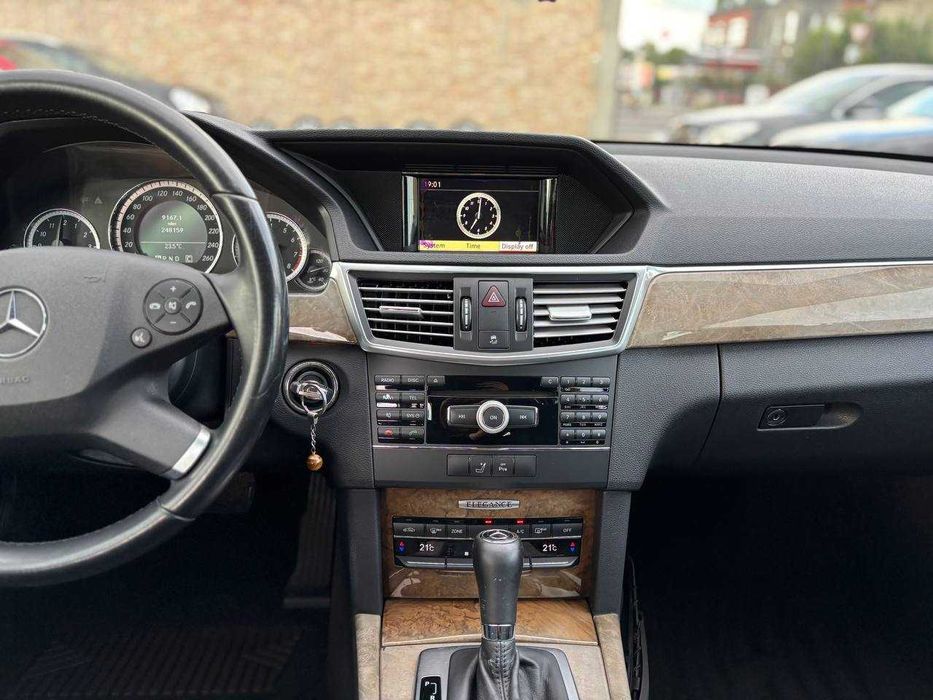 Mercedes-Benz E-Class 2010, 1.8 бензин, коробка передач автомат.