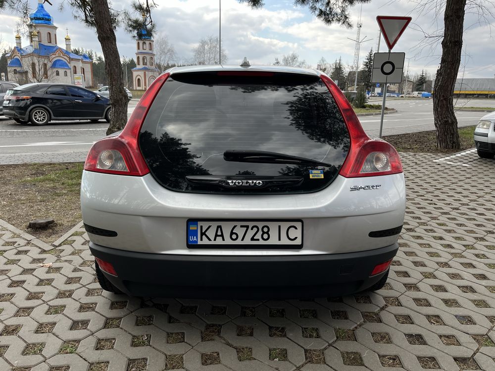 Volvo c30 1.6d витрата дізелю 4-5літрів