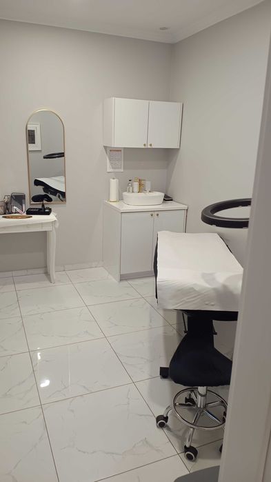 Wynajmę pomieszczenie w salonie kosmetycznym