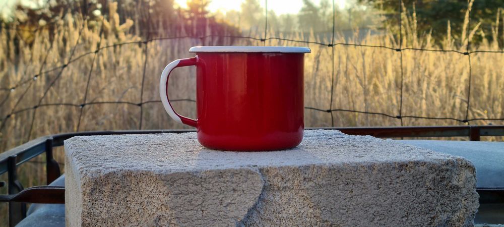 Kubki emaliowane 350ml czerwone z uchem "retro" Również większe ilości