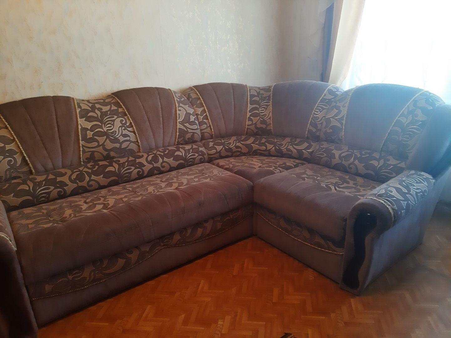 Диван уголоковый