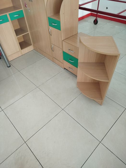 Продам детскую для учебы