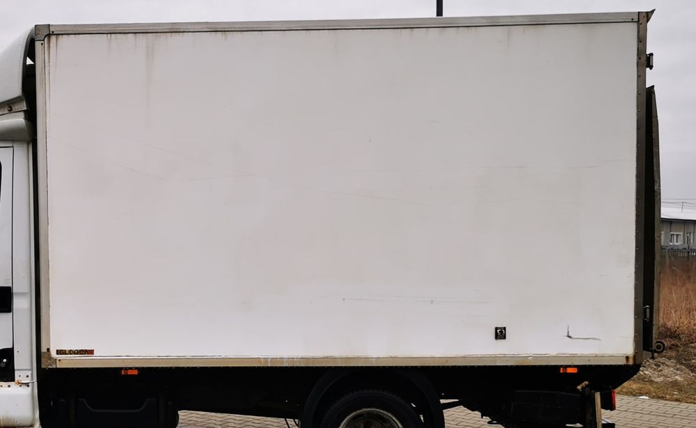 Izoterma chłodnia  360 kontener Iveco Daily  6ep
