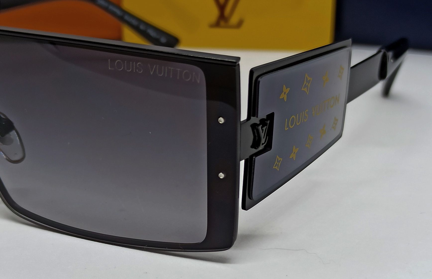 Louis Vuitton очки унисекс черные в черной металлической оправе маска