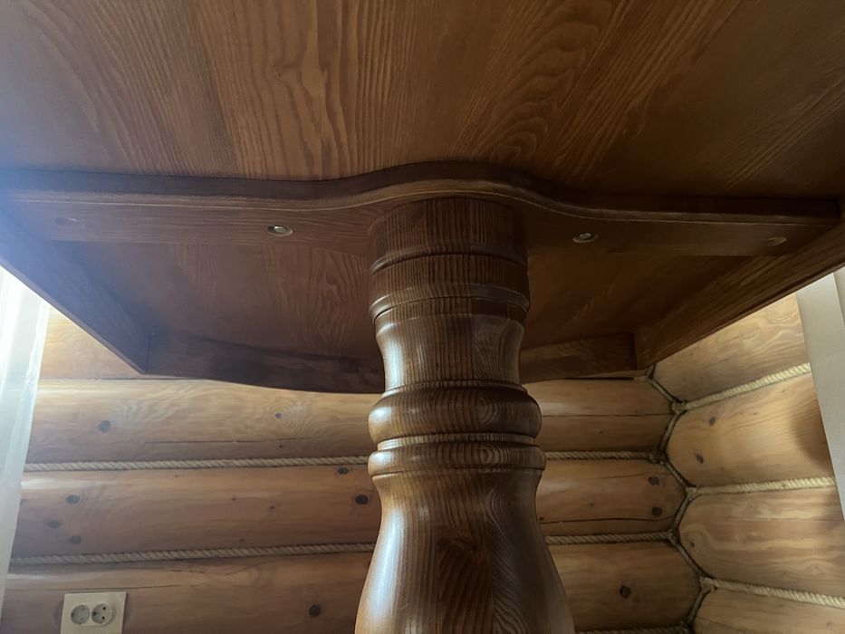 Стіл з ясіння в ідеальному стані