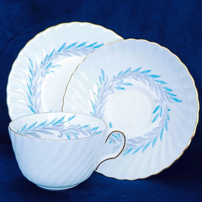 **filiżanka EMALIA porcelana MINTON vs. Royal Doulton 1942+