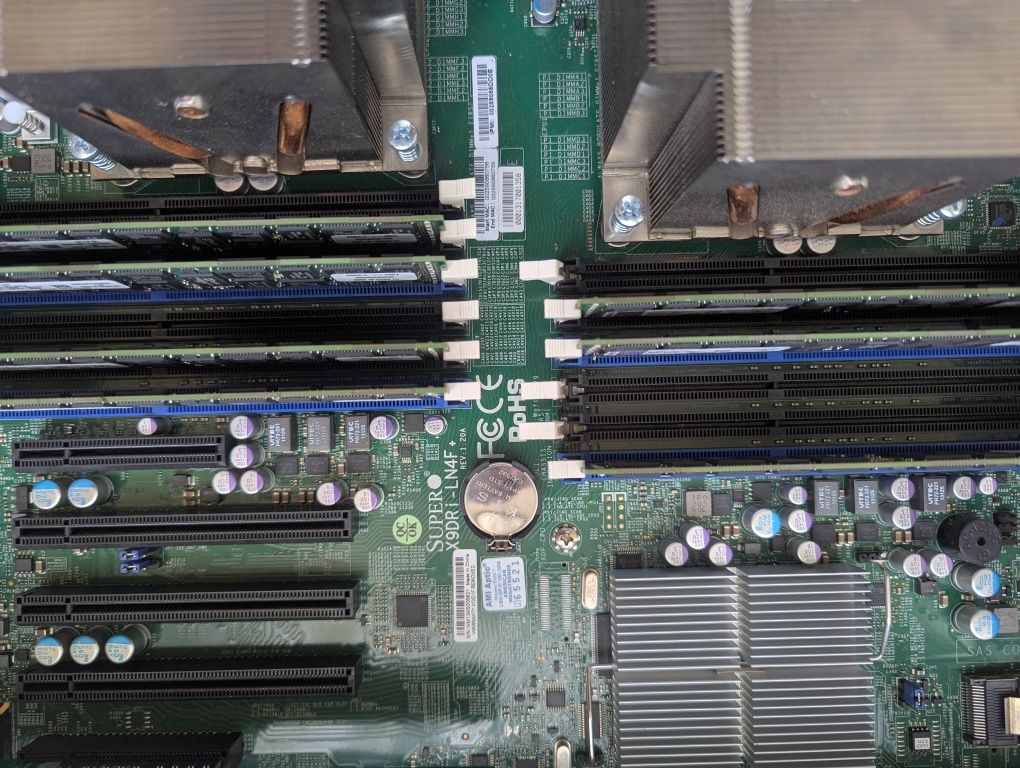 Сервер SuperMicro 2U X9Dri-LN4F+