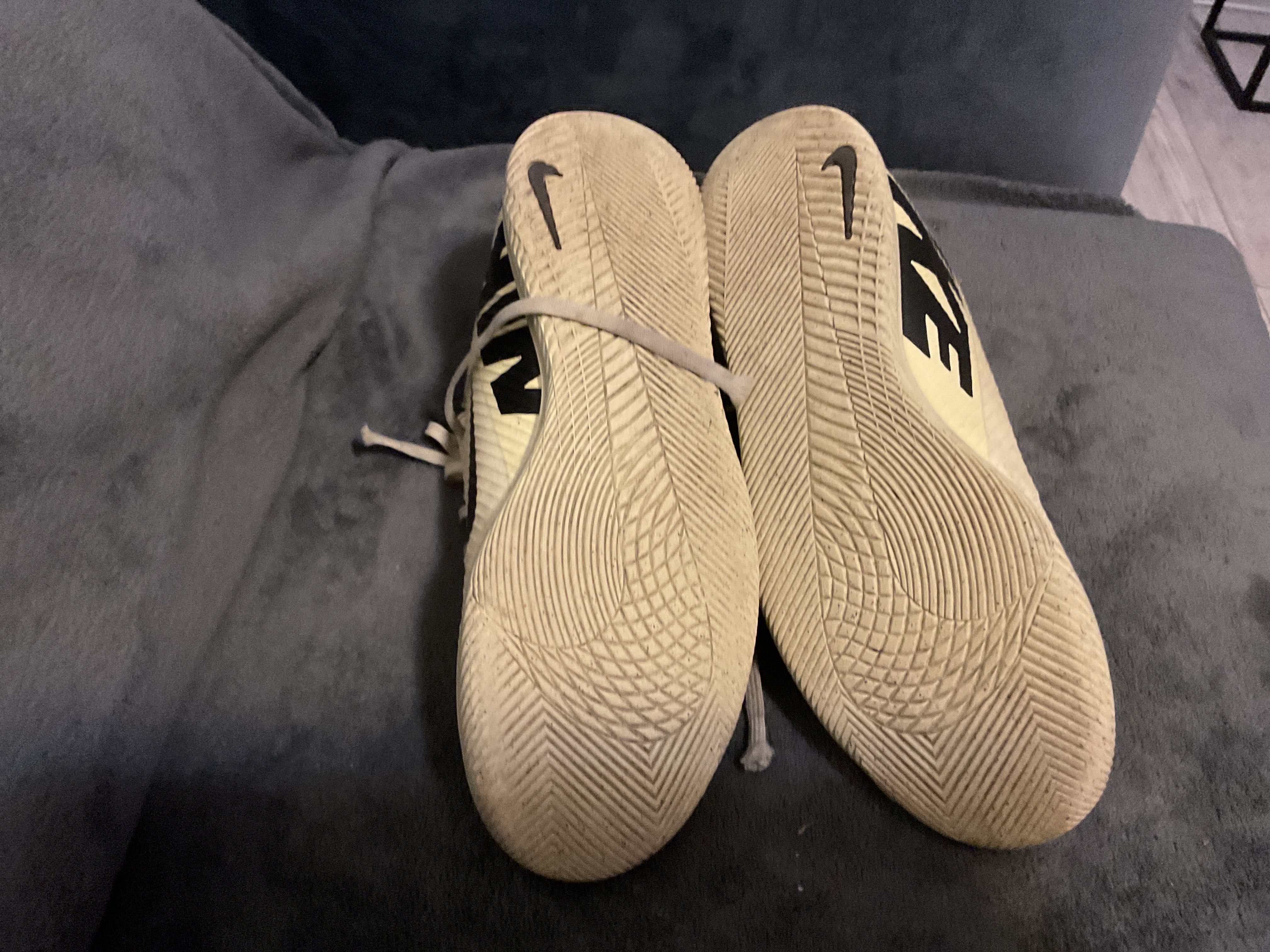 Buty piłkarskie Nike mercurial rozmiar 40 białe