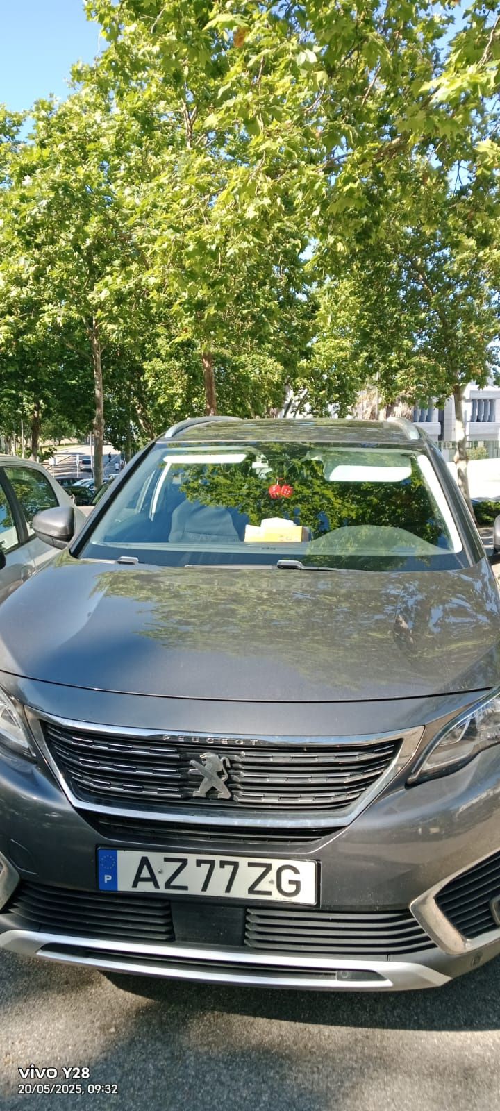 Carro Peugeot 5008
