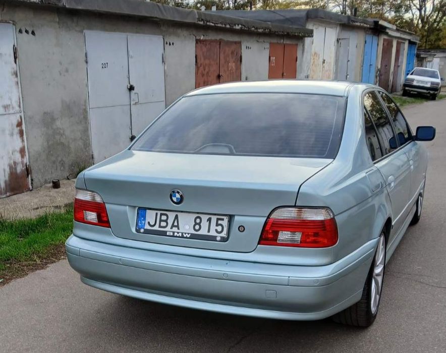 Продам автомобиль БМВ Е39