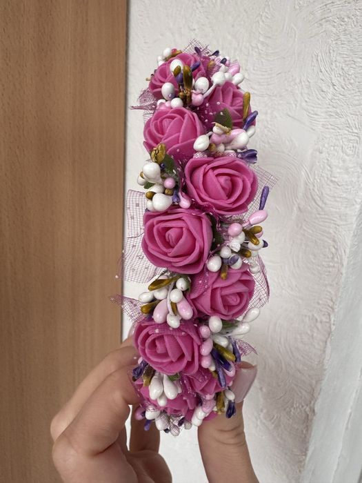 Обруч. Рожеві трояниди. Мережка