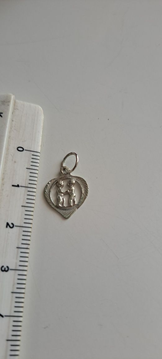 Srebrna zawieszka znak zodiaku bliźnięta