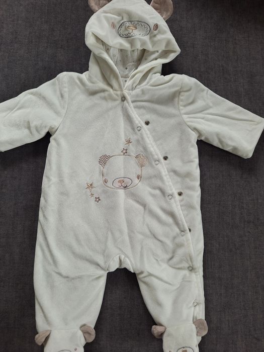 Kombinezon niemowlęcy r. 62 welurowy. Stan bdb.