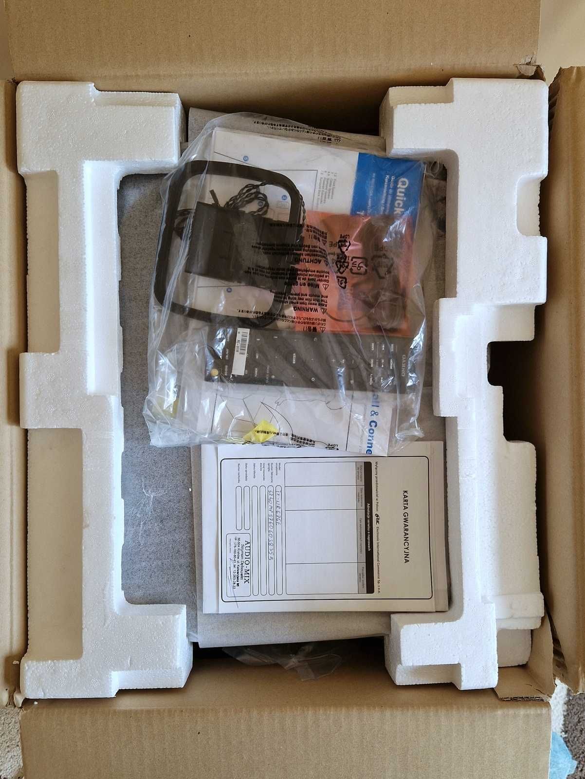 Amplituner sieciowy kina domowego Onkyo TX-NR676E