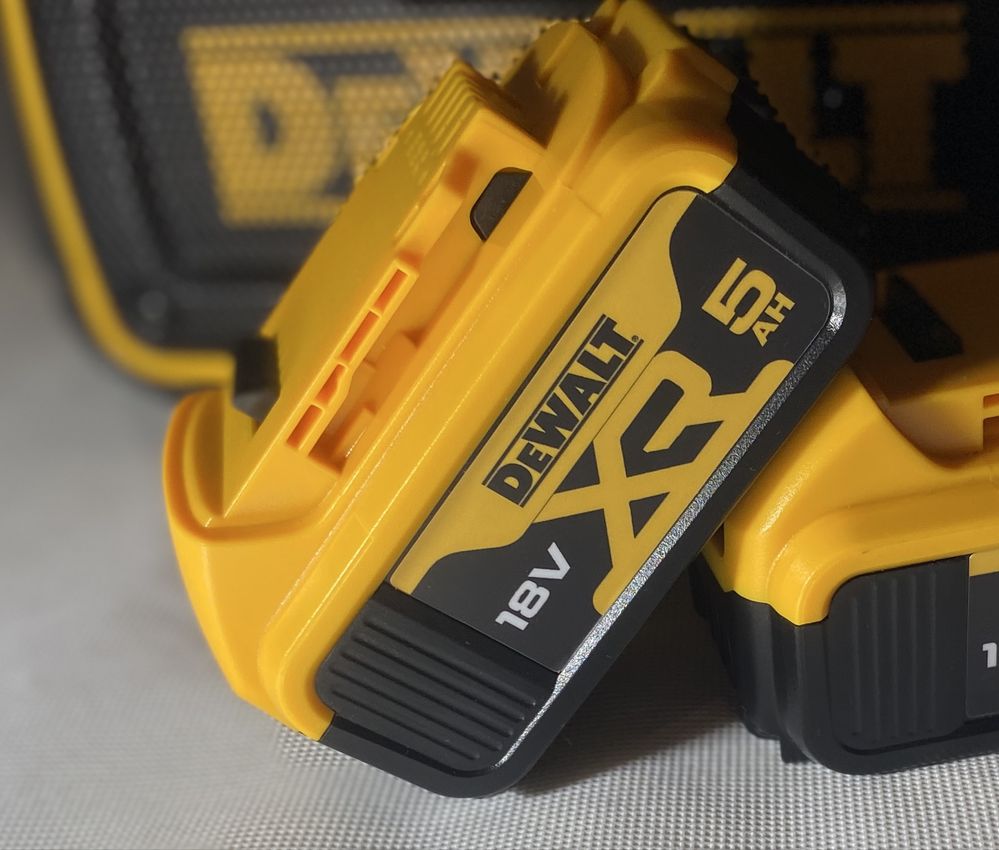 Акумулятори Dewalt 8ah/9ah/10ah -2025