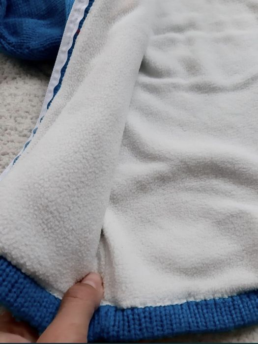 Piękna wyszywana wełniana kurteczka dziecięca unikatowa gruba ciepła