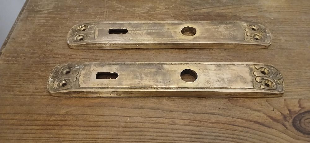 Stare okucia szyldy drzwiowe, mosiądz grube