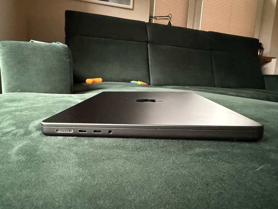 Macbook Pro 14 M3 Pro 18Gb RAM 512Gb SSD - Gwarancja  do 2028r