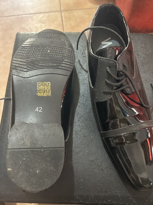 Sapatos. Novos.
