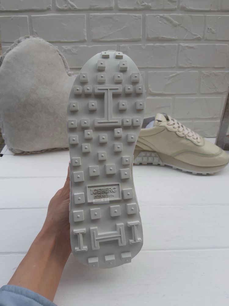 Кросівки Iceberg 40 р 26.5 см