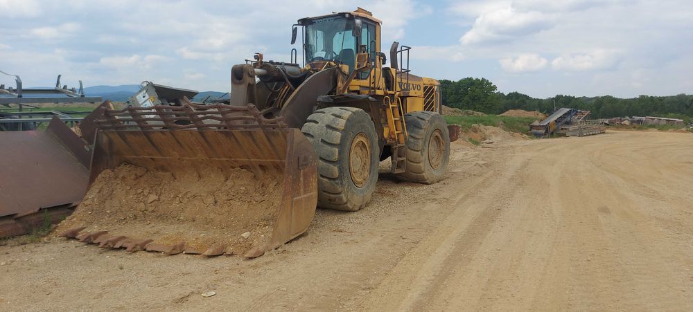 Navantazhuvach Volvo L350F