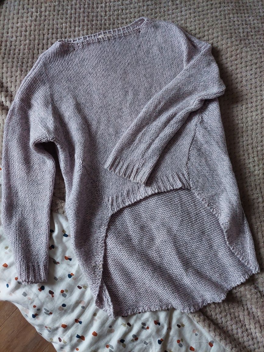 Akrylowo-wełniany sweter
