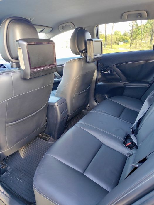 Toyota Avensis 2.2D-Cat 177CV Full extras!!