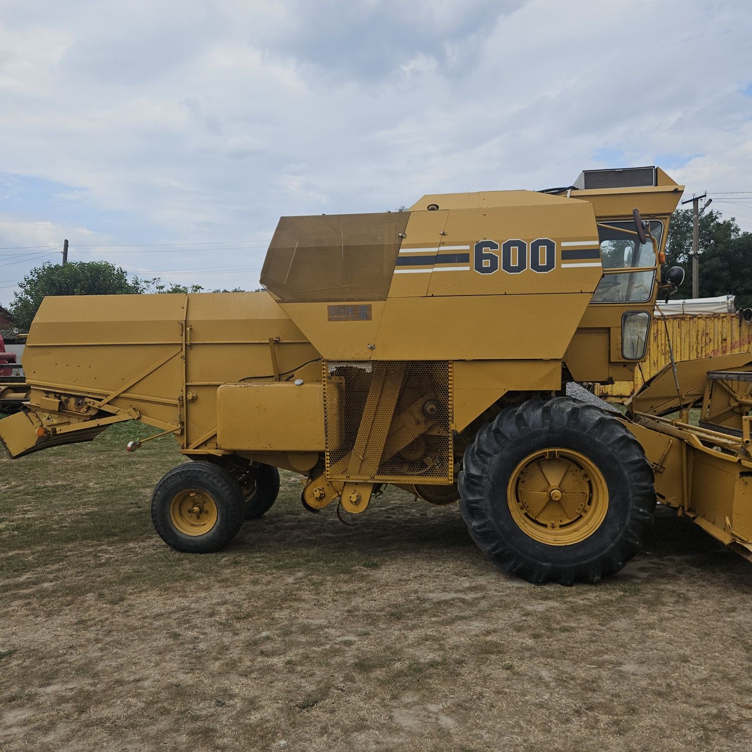 Комбайн зерно збиральний Sampo 600 680 з Фінляндії
