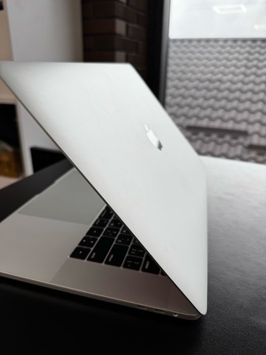 MacBook Pro 2017 15 i7 2.8/ 16GB /512 GB/ Touch Bar / 97% АКБ