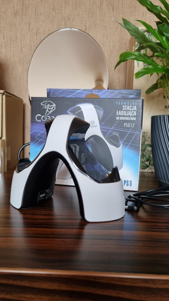 Ładowarka, stacja dokująca do kontrolera ps5