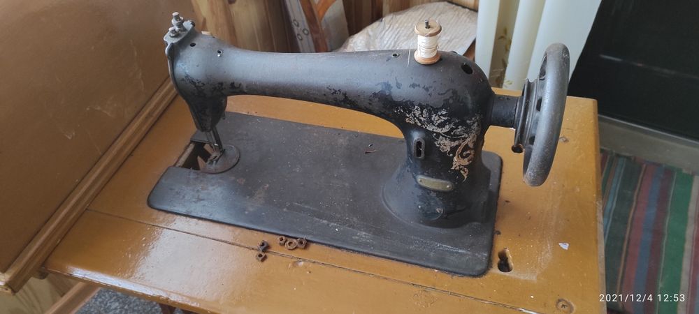 Швейная машинка Singer