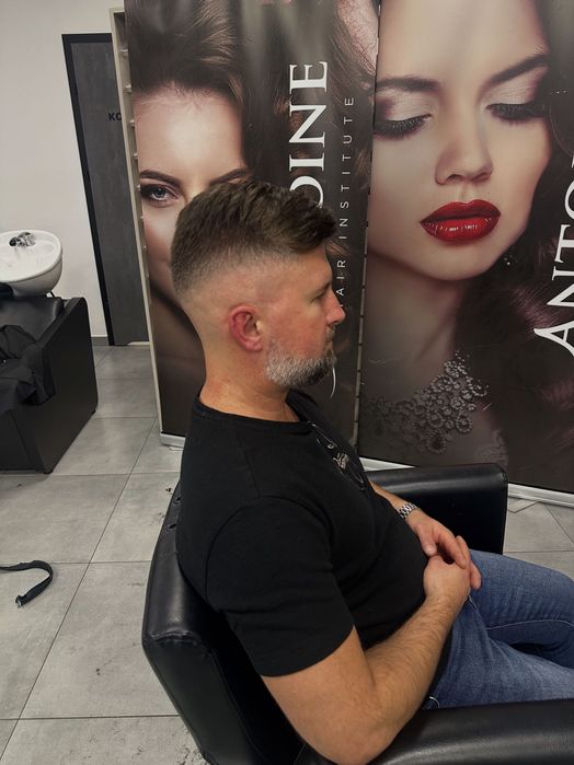 Mobilny Fryzjer Barber z dojazdem do domu Tychy - Faktura Włosa