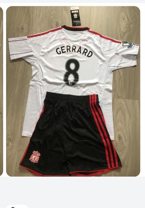 Розпродаж футбольних форм