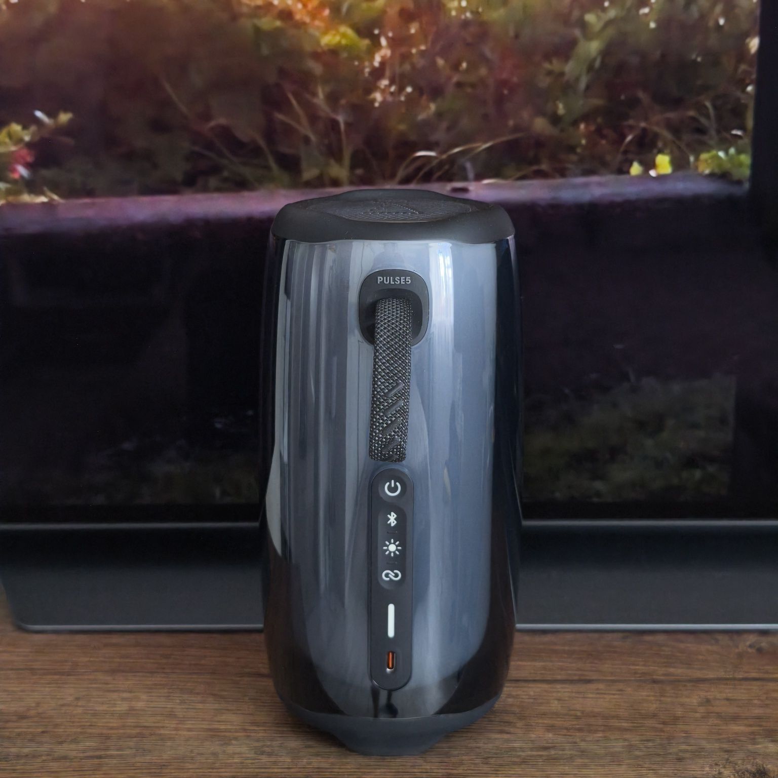 Продам. Оригинальную JBL Pulse 5. Портативна Bluetooth колонка.