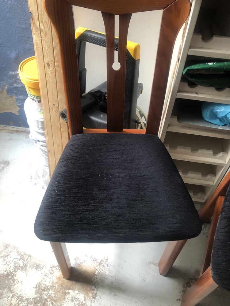 Vendo mesa com seis cadeiras